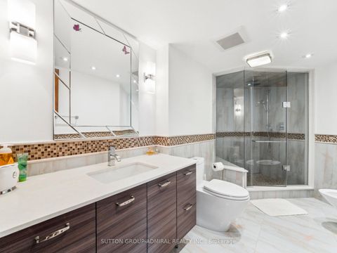 Photo 16 at 604 - 7 Townsgate Drive, Yorkhill, Vaughan