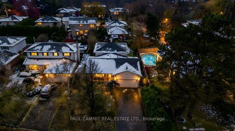 Photo 1 at 1 Banquo Road, Royal Orchard, Markham