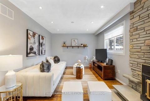 Photo 6 at 1 Banquo Road, Royal Orchard, Markham