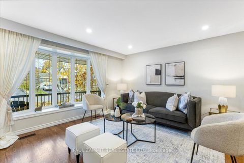 Photo 10 at 1 Banquo Road, Royal Orchard, Markham