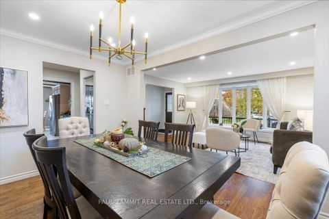 Photo 14 at 1 Banquo Road, Royal Orchard, Markham