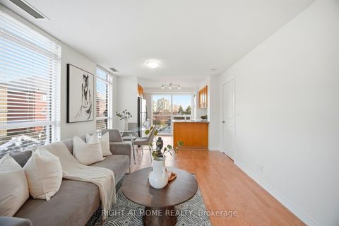 Photo 13 at 211 - 18 Harding Boulevard, Harding, Richmond Hill