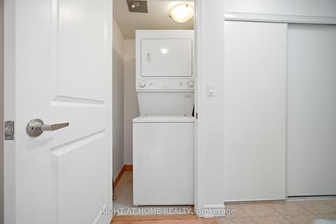 Photo 21 at 211 - 18 Harding Boulevard, Harding, Richmond Hill