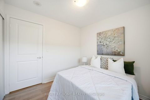 Photo 26 at 211 - 18 Harding Boulevard, Harding, Richmond Hill