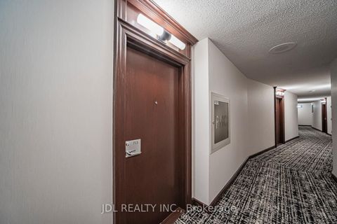 Photo 2 at 713 - 1055 Bay Street, Bay Street Corridor, Toronto