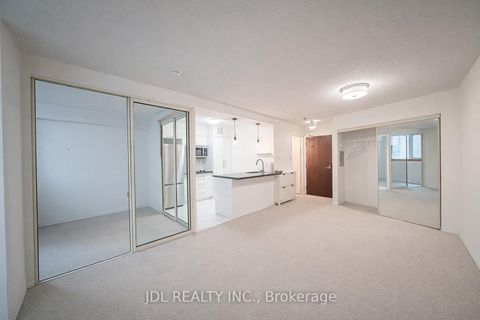 Photo 5 at 713 - 1055 Bay Street, Bay Street Corridor, Toronto