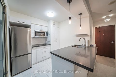 Photo 6 at 713 - 1055 Bay Street, Bay Street Corridor, Toronto