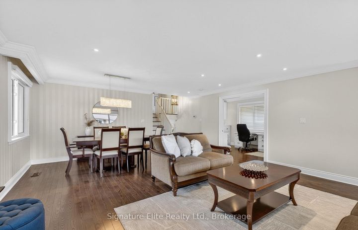 Photo 7 at 385 Markland Drive, Markland Wood, Toronto