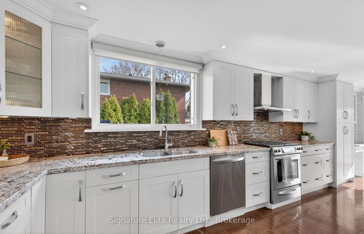 Photo 16 at 385 Markland Drive, Markland Wood, Toronto