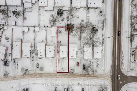 Photo 29 at 30 Janice Drive, Sunnidale, Barrie