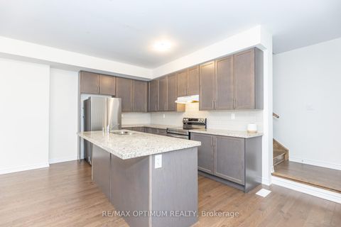 Photo 10 at 15 Gunton Street, Bayview Northeast, Aurora