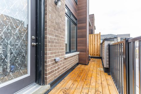 Photo 19 at 15 Gunton Street, Bayview Northeast, Aurora