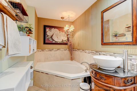 Photo 15 at 13 Eves Court, Glenway Estates, Newmarket