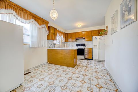 Photo 5 at 115 Glen Shields Avenue, Glen Shields, Vaughan