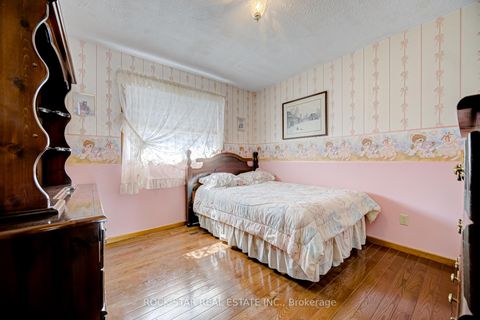 Photo 19 at 115 Glen Shields Avenue, Glen Shields, Vaughan