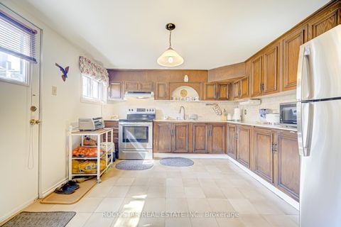 Photo 34 at 115 Glen Shields Avenue, Glen Shields, Vaughan