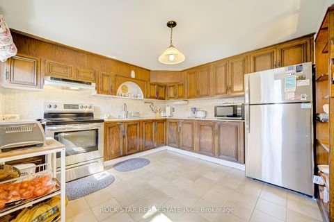 Photo 35 at 115 Glen Shields Avenue, Glen Shields, Vaughan