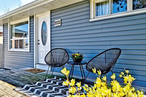 Photo 2 at 993 Barton Avenue, Keswick North, Georgina