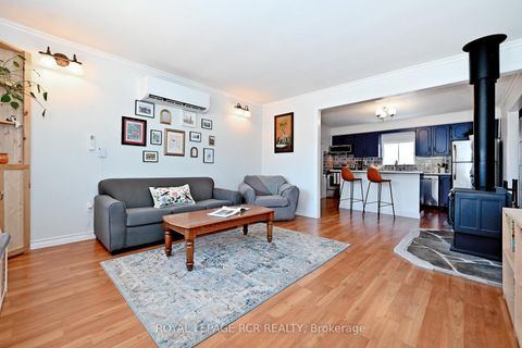 Photo 4 at 993 Barton Avenue, Keswick North, Georgina