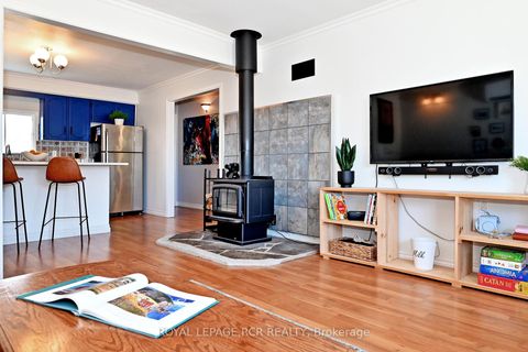 Photo 8 at 993 Barton Avenue, Keswick North, Georgina