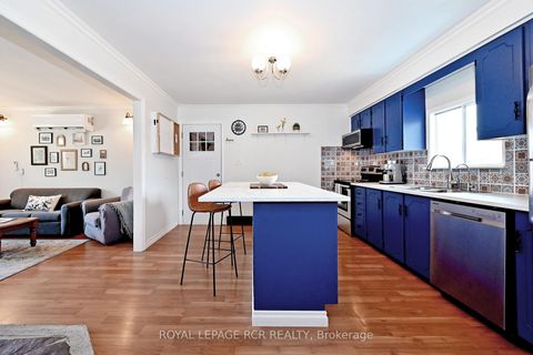 Photo 10 at 993 Barton Avenue, Keswick North, Georgina