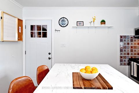 Photo 11 at 993 Barton Avenue, Keswick North, Georgina