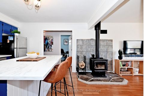 Photo 13 at 993 Barton Avenue, Keswick North, Georgina