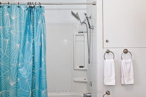 Photo 22 at 993 Barton Avenue, Keswick North, Georgina