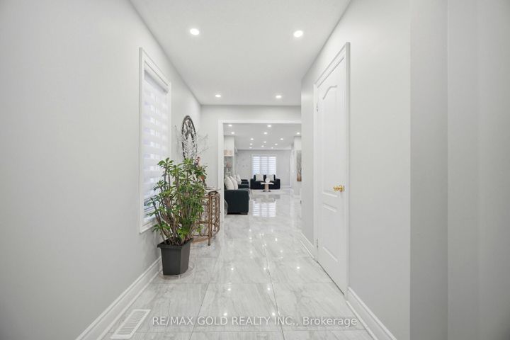 Photo 1 at 16 Flower Trail, Bram East, Brampton