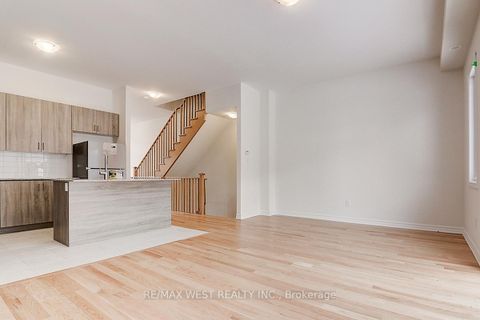 Photo 11 at 42 Quilico Road, Elder Mills, Vaughan