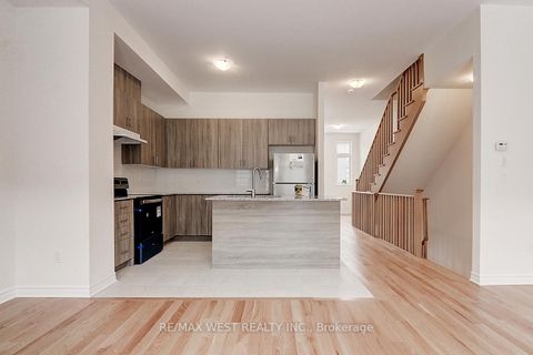 Photo 12 at 42 Quilico Road, Elder Mills, Vaughan