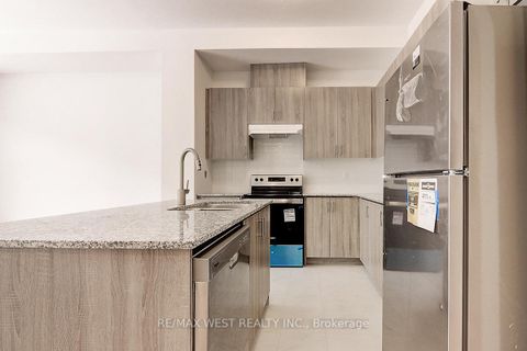 Photo 14 at 42 Quilico Road, Elder Mills, Vaughan