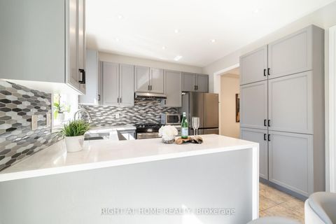 Photo 15 at 14 Lady Loretta Lane, Patterson, Vaughan