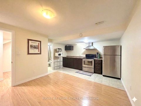 Photo 39 at 14 Lady Loretta Lane, Patterson, Vaughan