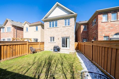 Photo 42 at 14 Lady Loretta Lane, Patterson, Vaughan