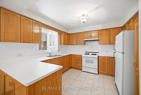 Photo 7 at 92 Mapes Avenue, West Woodbridge, Vaughan