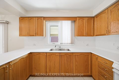 Photo 8 at 92 Mapes Avenue, West Woodbridge, Vaughan