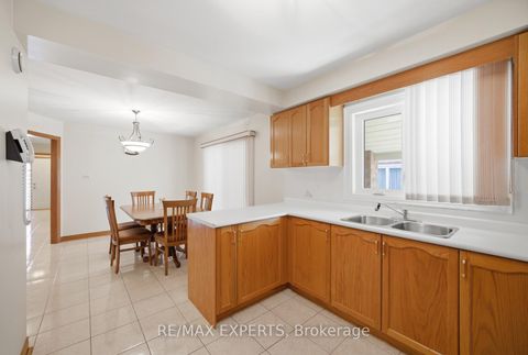 Photo 9 at 92 Mapes Avenue, West Woodbridge, Vaughan