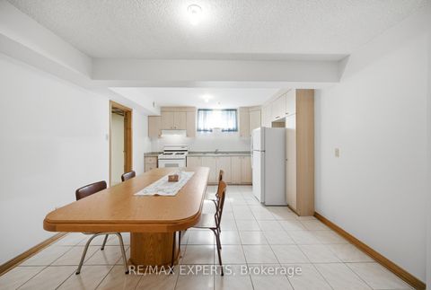 Photo 22 at 92 Mapes Avenue, West Woodbridge, Vaughan