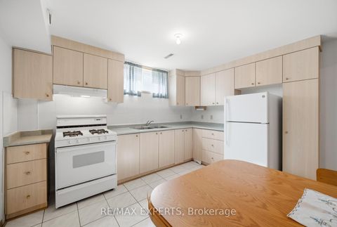 Photo 23 at 92 Mapes Avenue, West Woodbridge, Vaughan