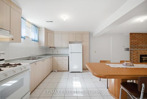 Photo 24 at 92 Mapes Avenue, West Woodbridge, Vaughan