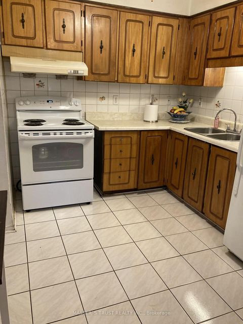 Photo 11 at 72 - 246 John Garland Boulevard, Clairville, Toronto