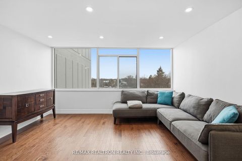 Photo 3 at 601 - 3000 Bathurst Street, Lawrence, Toronto