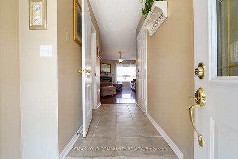 Photo 4 at 109 Collis Drive, Bayview Northeast, Aurora