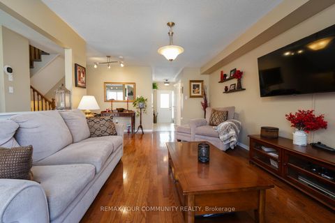 Photo 5 at 109 Collis Drive, Bayview Northeast, Aurora