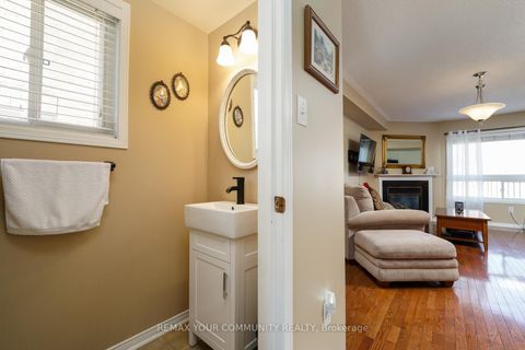 Photo 9 at 109 Collis Drive, Bayview Northeast, Aurora