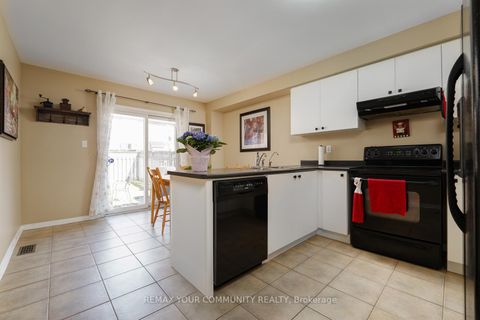 Photo 10 at 109 Collis Drive, Bayview Northeast, Aurora