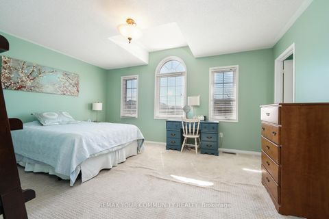 Photo 19 at 109 Collis Drive, Bayview Northeast, Aurora