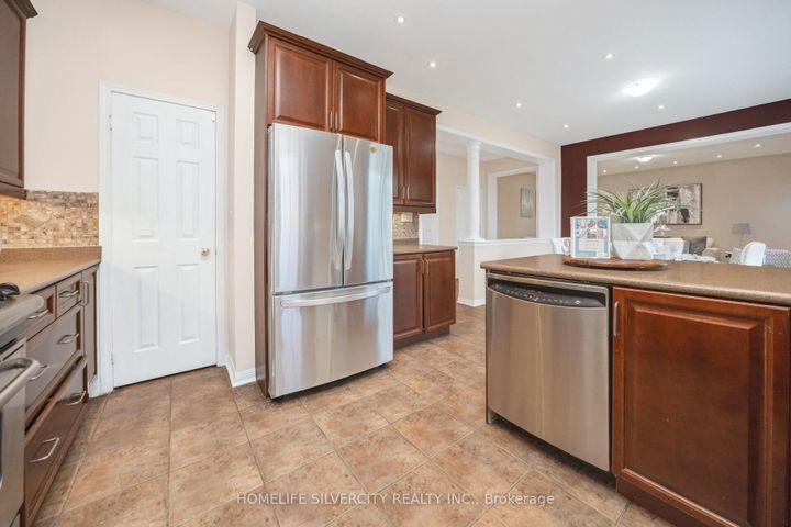 Photo 12 at 14 Alboreto Way, Credit Valley, Brampton