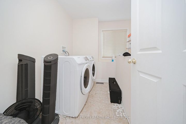 Photo 28 at 14 Alboreto Way, Credit Valley, Brampton